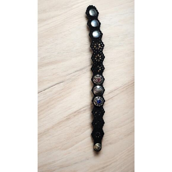 Decorative Snap Button Black Bracelet - Picture 5 of 5